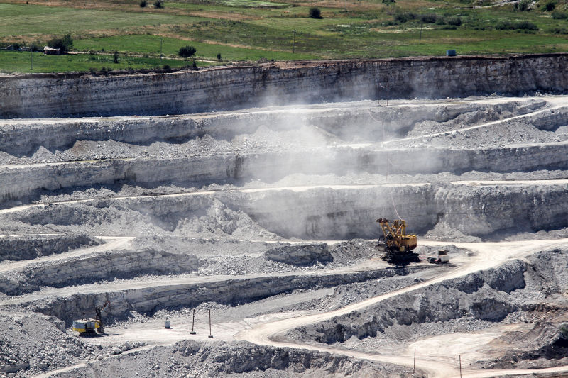 Máy nén khí đóng vai trò gì trong quá trình khai thác?