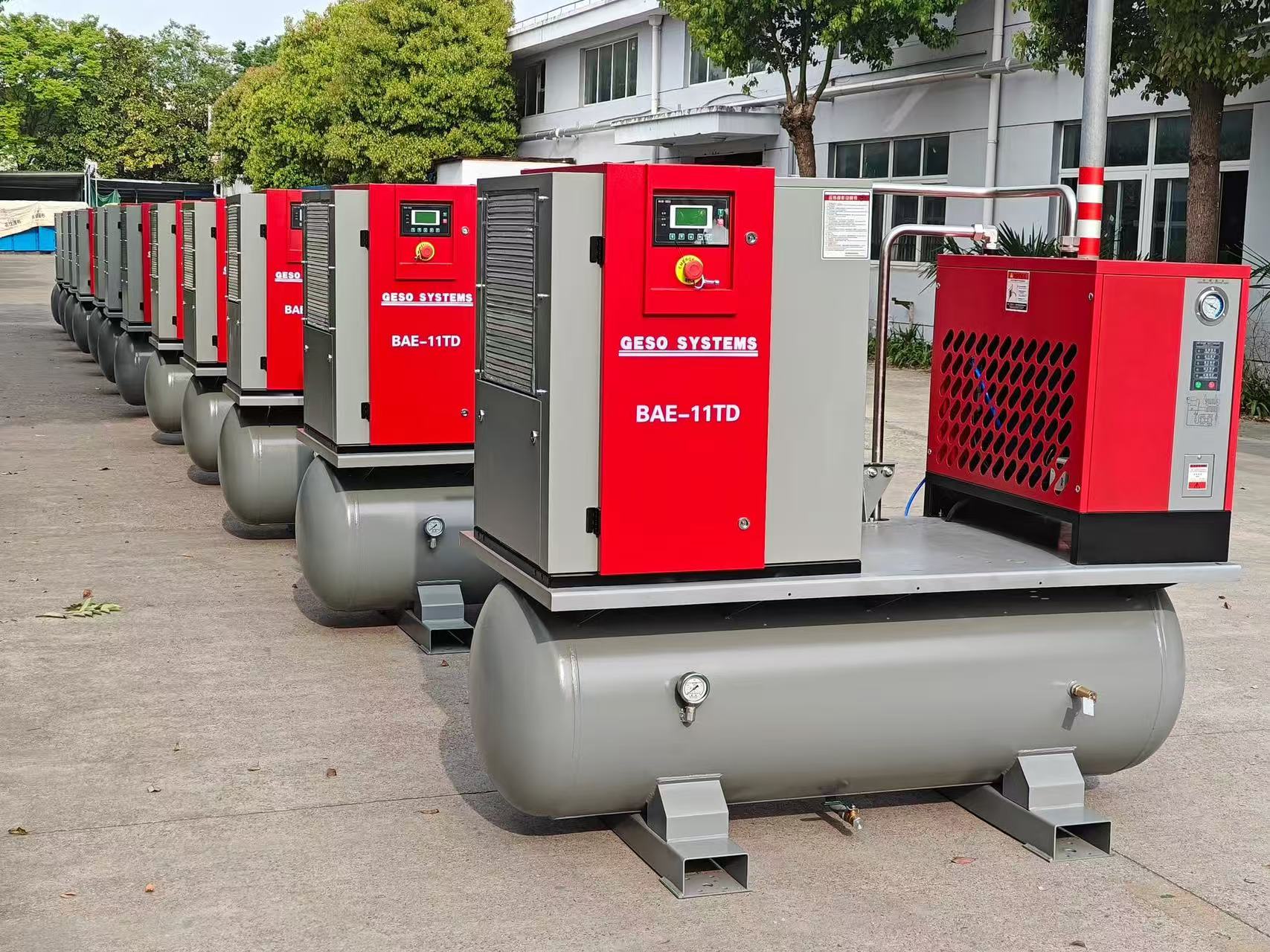 Ứng dụng và ưu điểm của máy nén khí trục vít tích hợp trong ngành bao bì